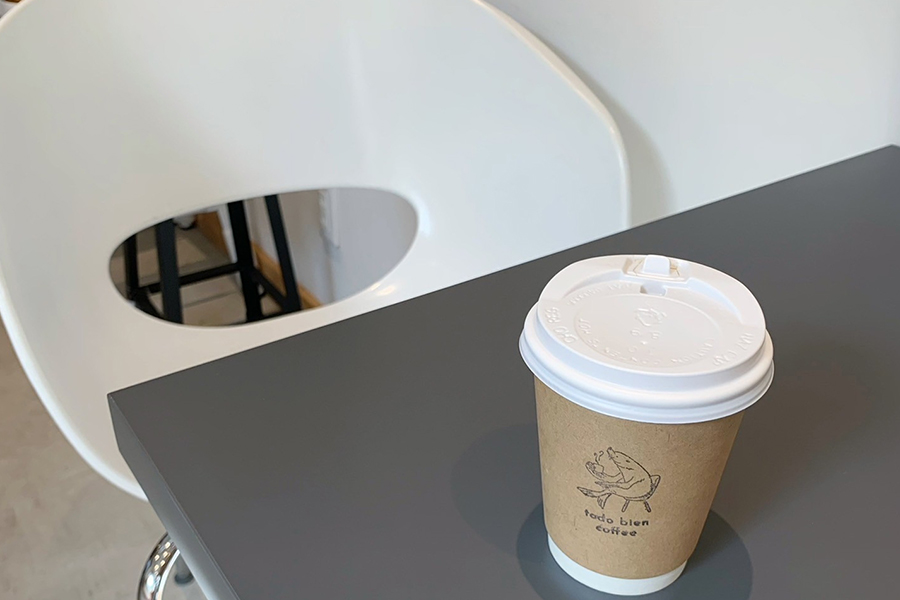 とゞ兵カフェ晴れていたら奥のテラス席も利用可能